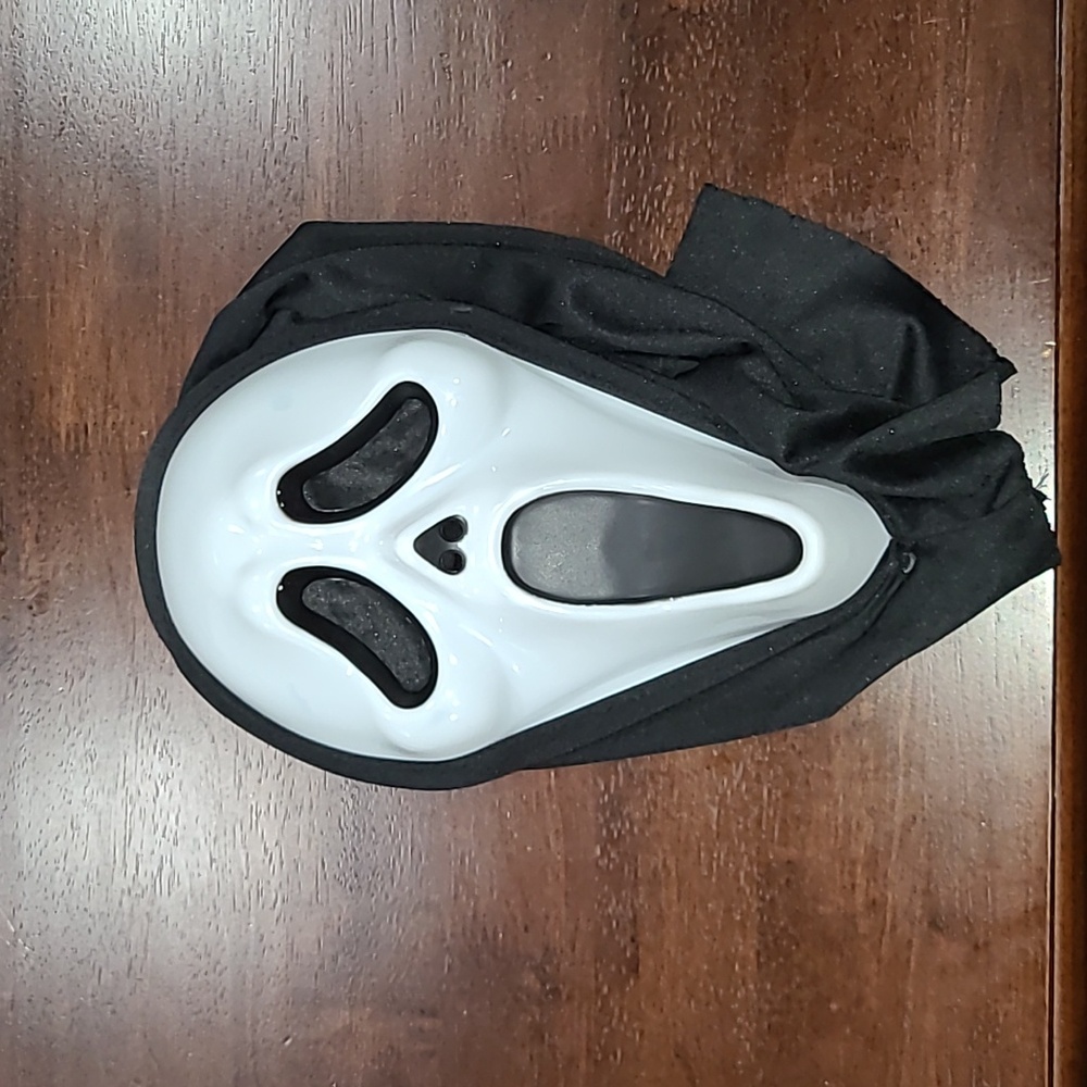 Scream Ghostface Mask